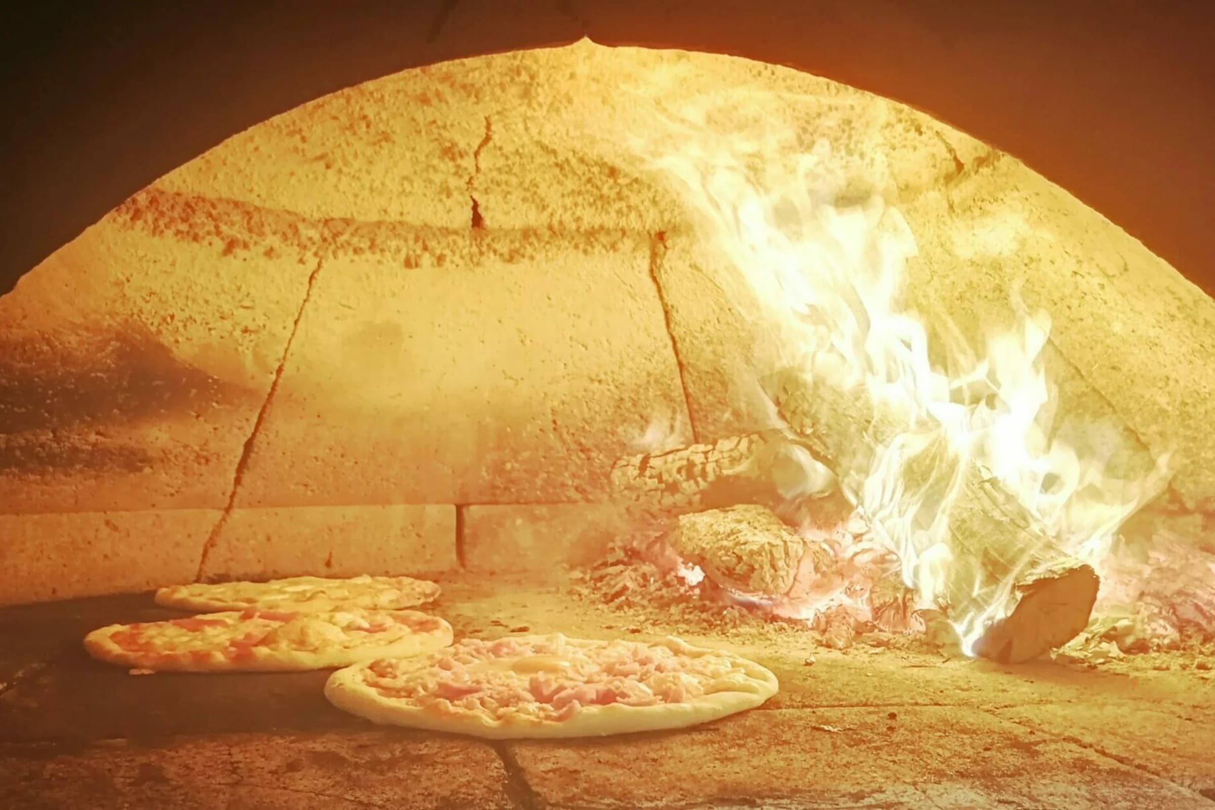 Pizzas au feu de bois